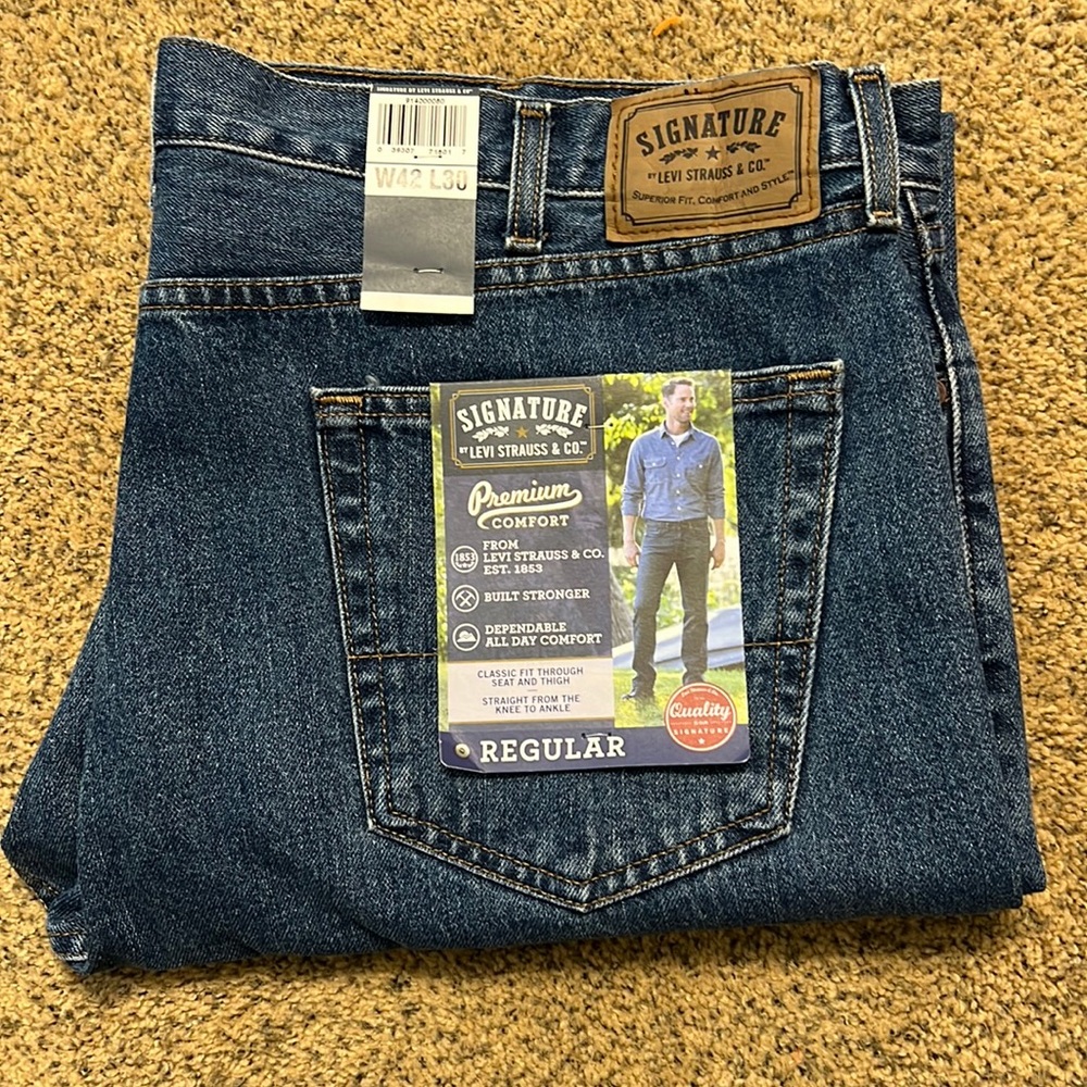 Levi’s Signature Men’s Jeans Regular Fit 42Wx 30L Dark Wash